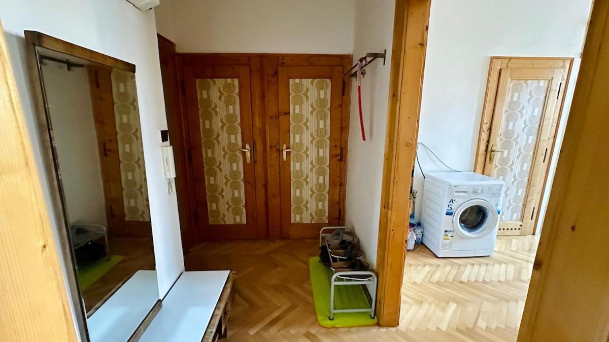 Appartamento Sunny With Balcony Near Castle With Castle View Praga