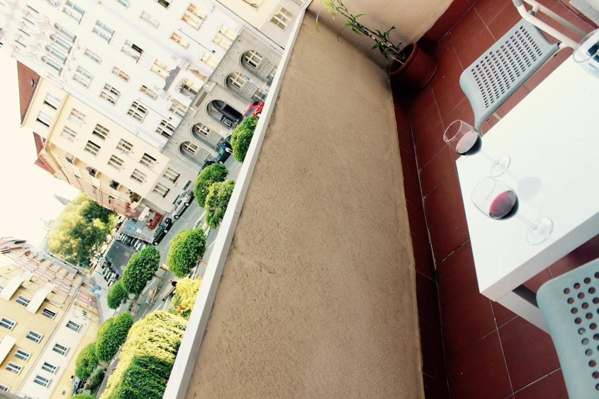 Sunny With Balcony Near Castle With Castle View * Praga