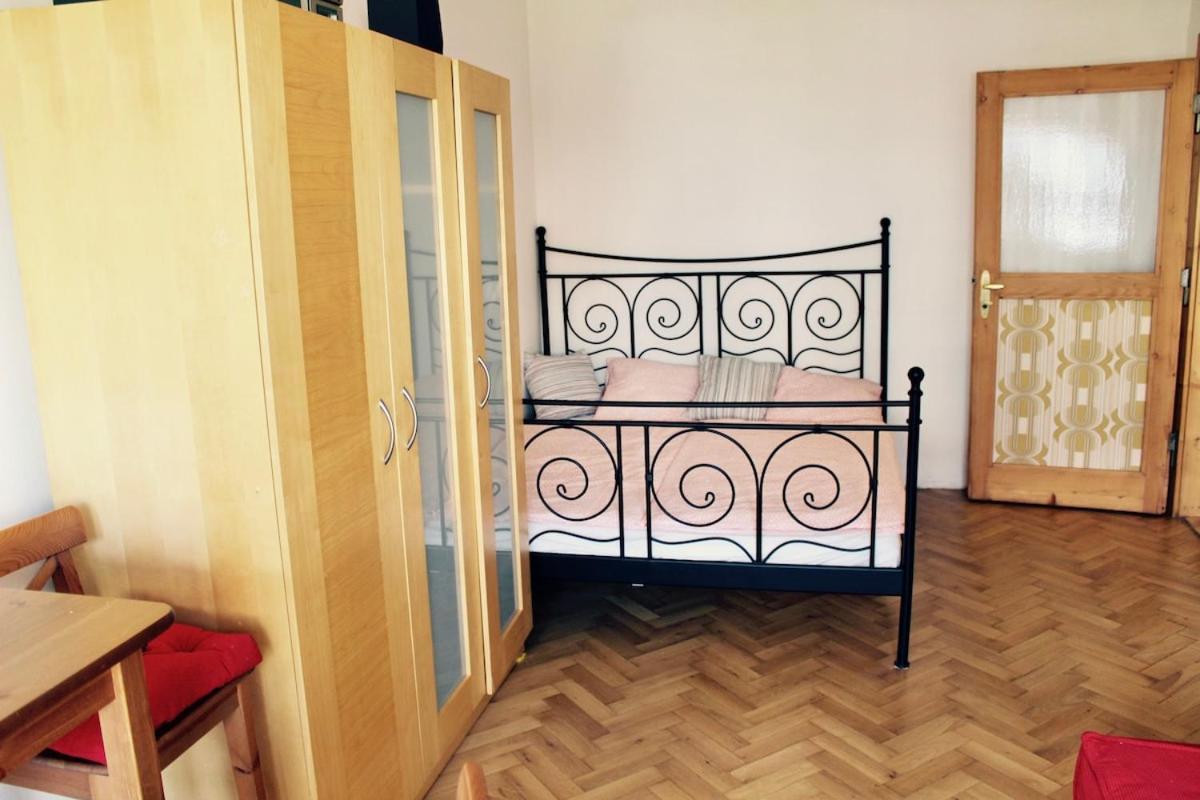 Sunny With Balcony Near Castle With Castle View Apartment *